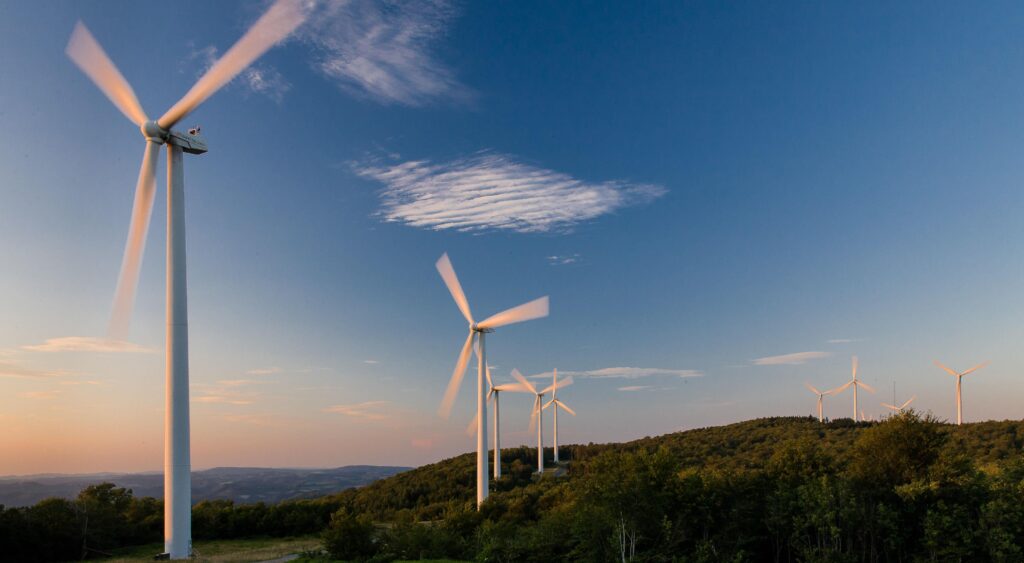 renewable energy contributes to decarbonization