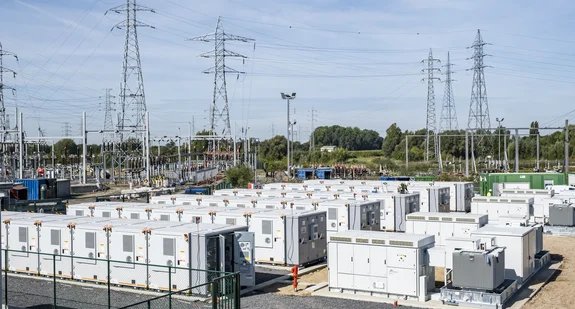 Battery storage supports the stability of the electrical grid