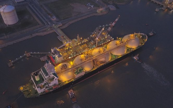 Floating LNG export infrastructure